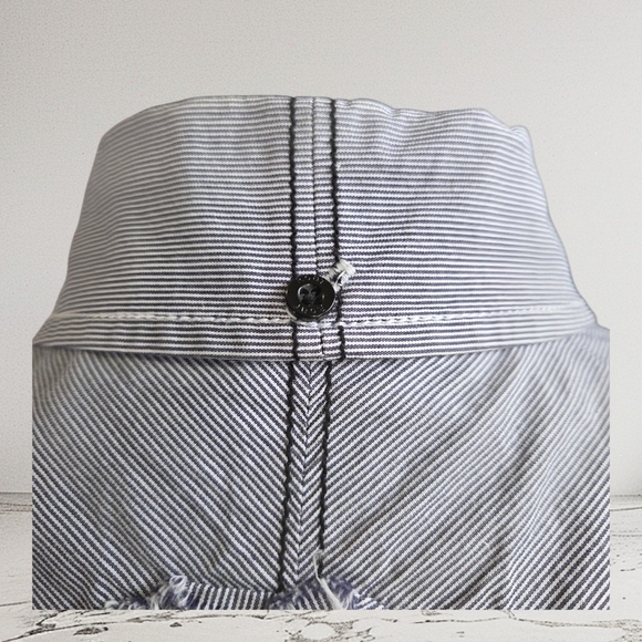 Roar Enough Excuses Men's Gray and Black Casual Button-Down Shirt Size L - Picture 7 of 15